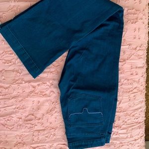 Lola kimes jeans
